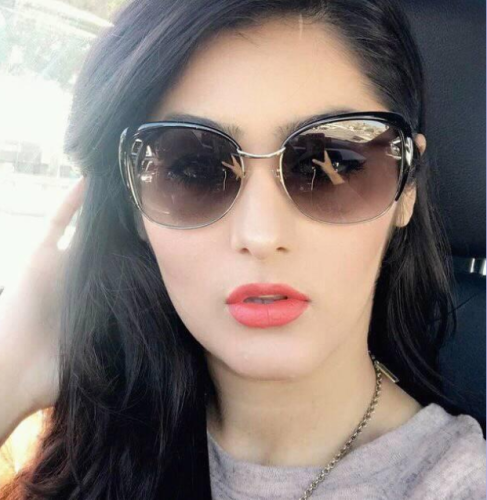 Profile picture for user monakhan